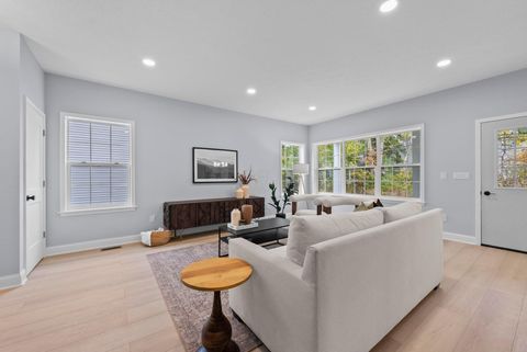 Tiny photo for 2576 Claridon Road, Columbus, OH 43231 (MLS # 225040602)