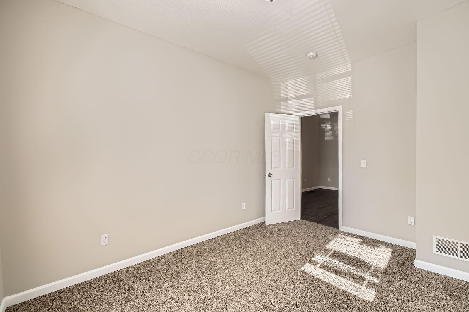 343 S Warren Avenue, Columbus, Ohio image 14