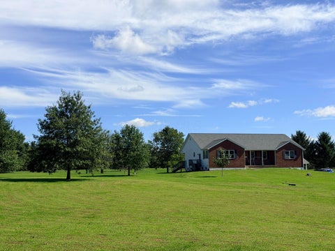 Photo of 1681 Mink Street SW, Pataskala, OH 43062 (MLS # 226036639)