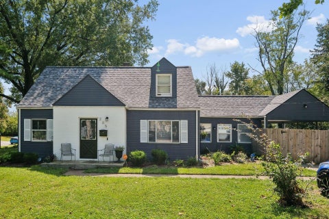 Photo of 205 S Ashburton Road, Columbus, OH 43213 (MLS # 226034924)
