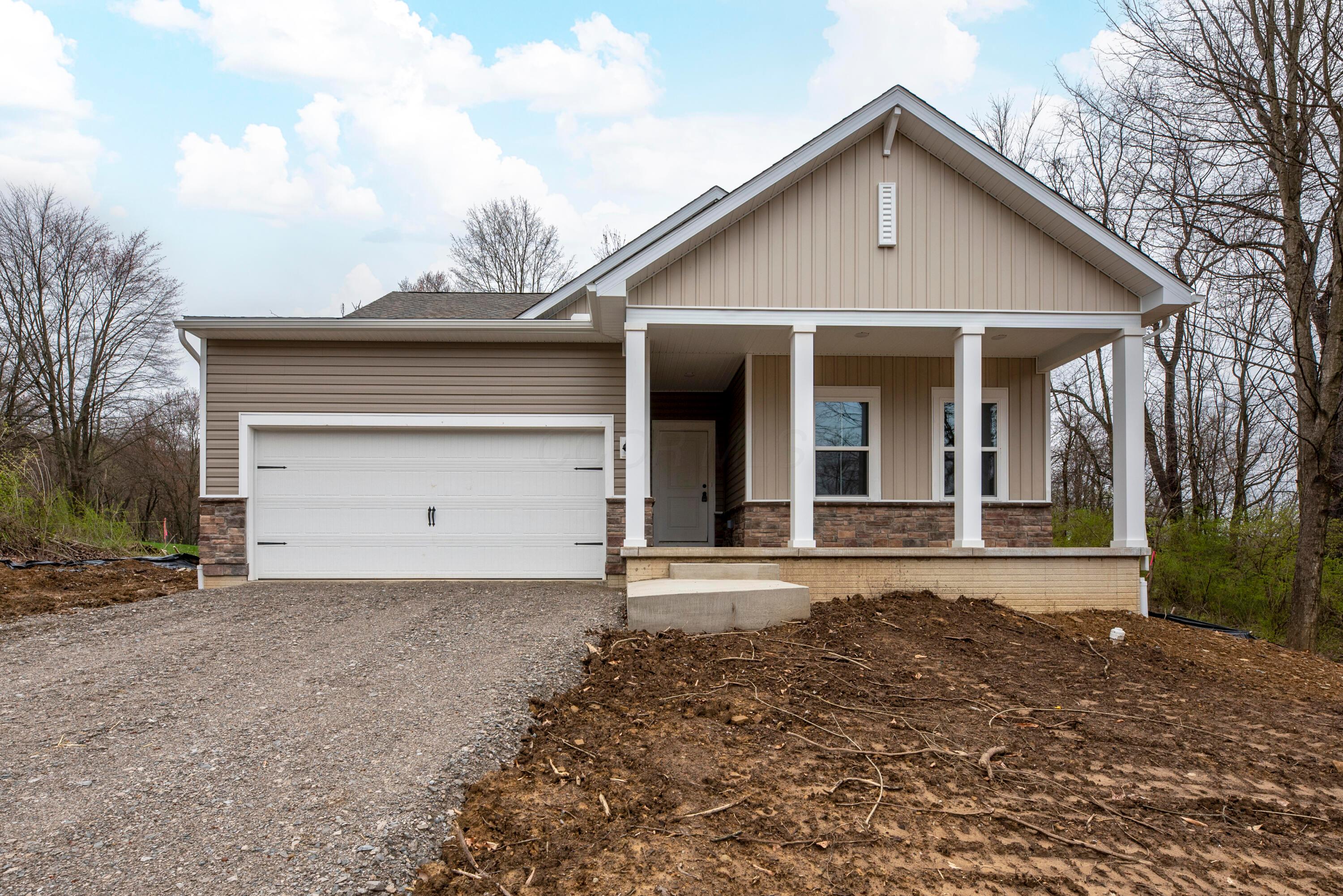 614 Terrace Ridge Circle, Howard, Ohio image 1