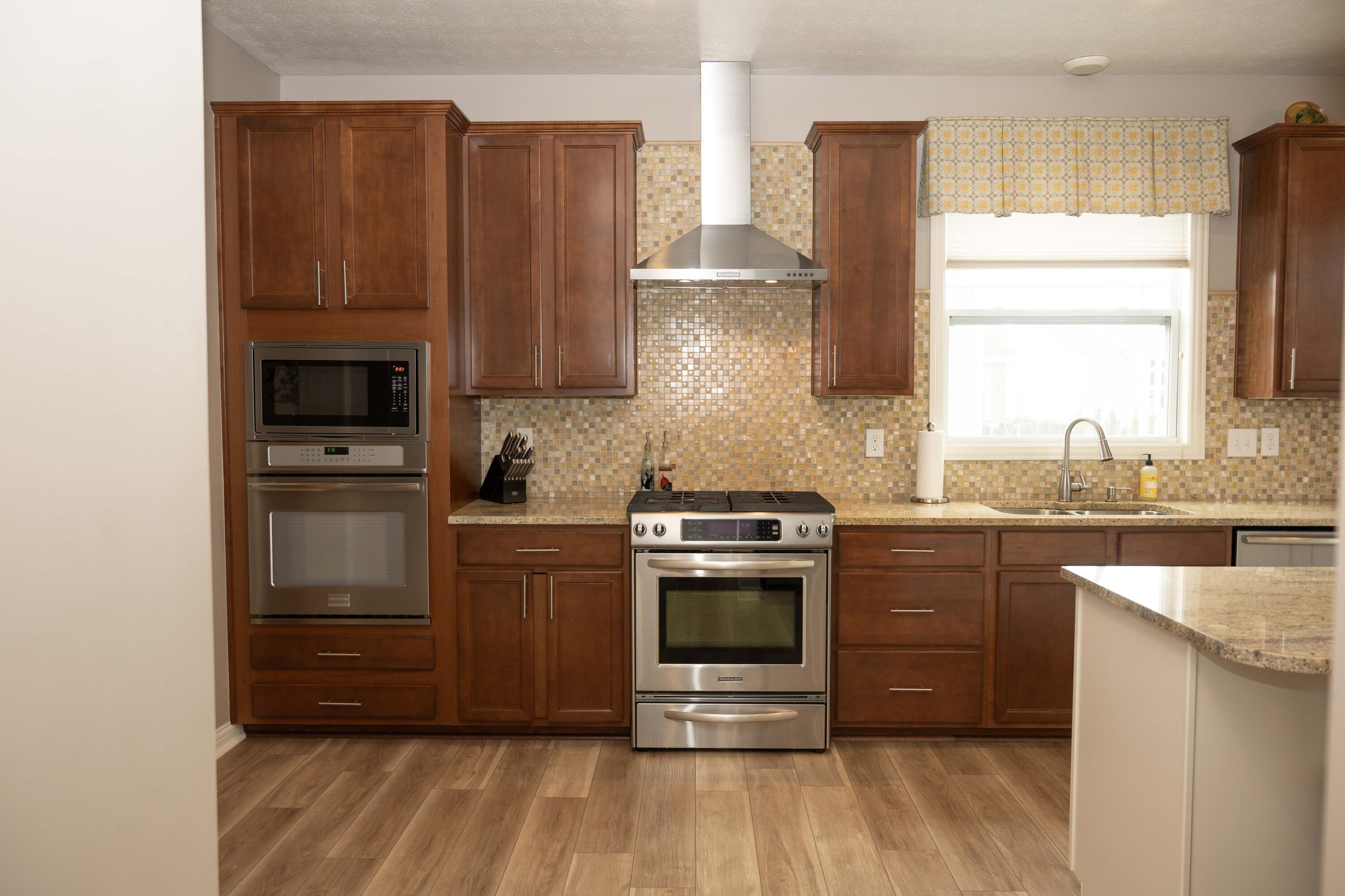 6015 Braymoore Drive, Galena, Ohio image 16