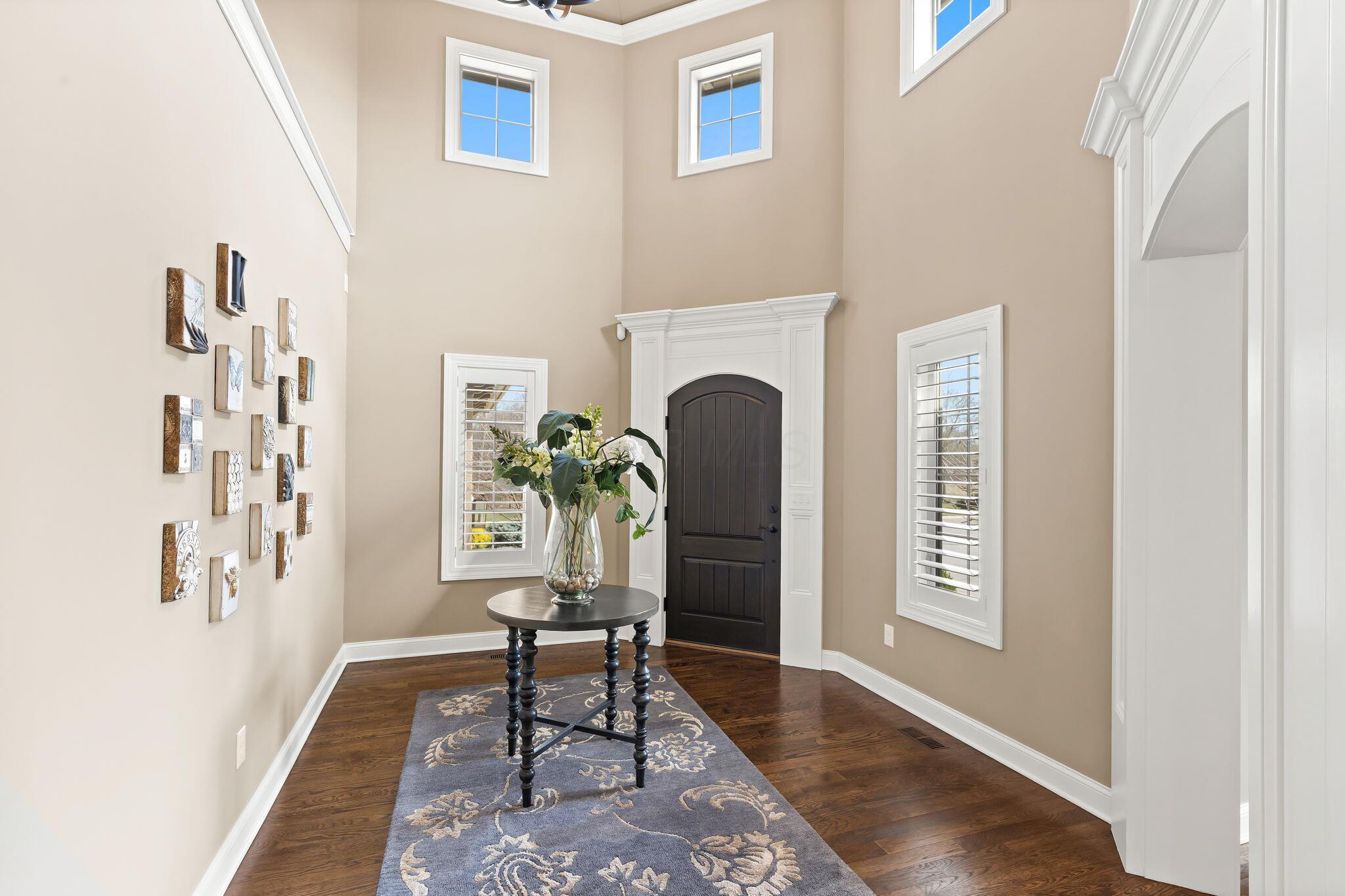 7004 Calabria Place, Dublin, Ohio image 2
