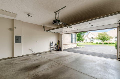 Tiny photo for 1499 Cascade Drive 24 #24, Grove City, OH 43123 (MLS # 226029574)