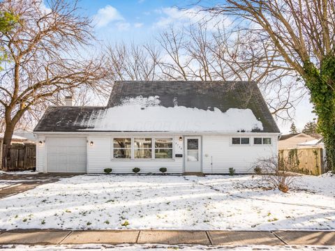 Photo of 3734 Sheldon Place, Grove City, OH 43123 (MLS # 225045910)