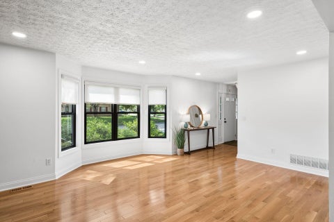 Tiny photo for 6880 Clydeway Court, Worthington, OH 43085 (MLS # 226032750)