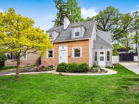 Photo of 519 E Torrence Road, Columbus, OH 43214 (MLS # 226014190)