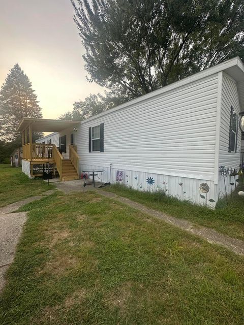 Photo of 137 Villa Drive, Circleville, OH 43113 (MLS # 225033842) Photo of 137 Villa Drive, Circleville, OH 43113 (MLS # 225033842)