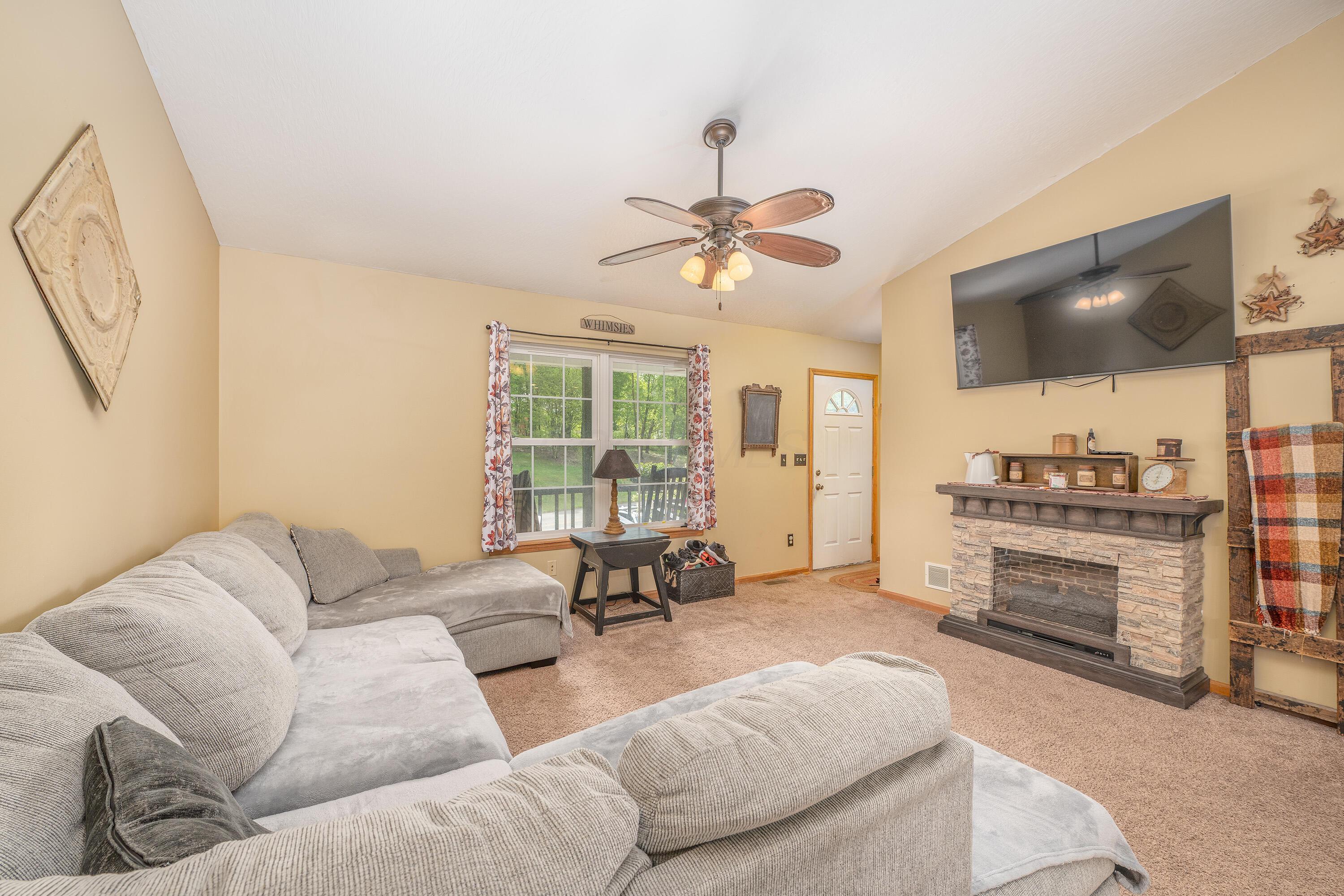 1601 Apple Valley Drive, Howard, Ohio image 9