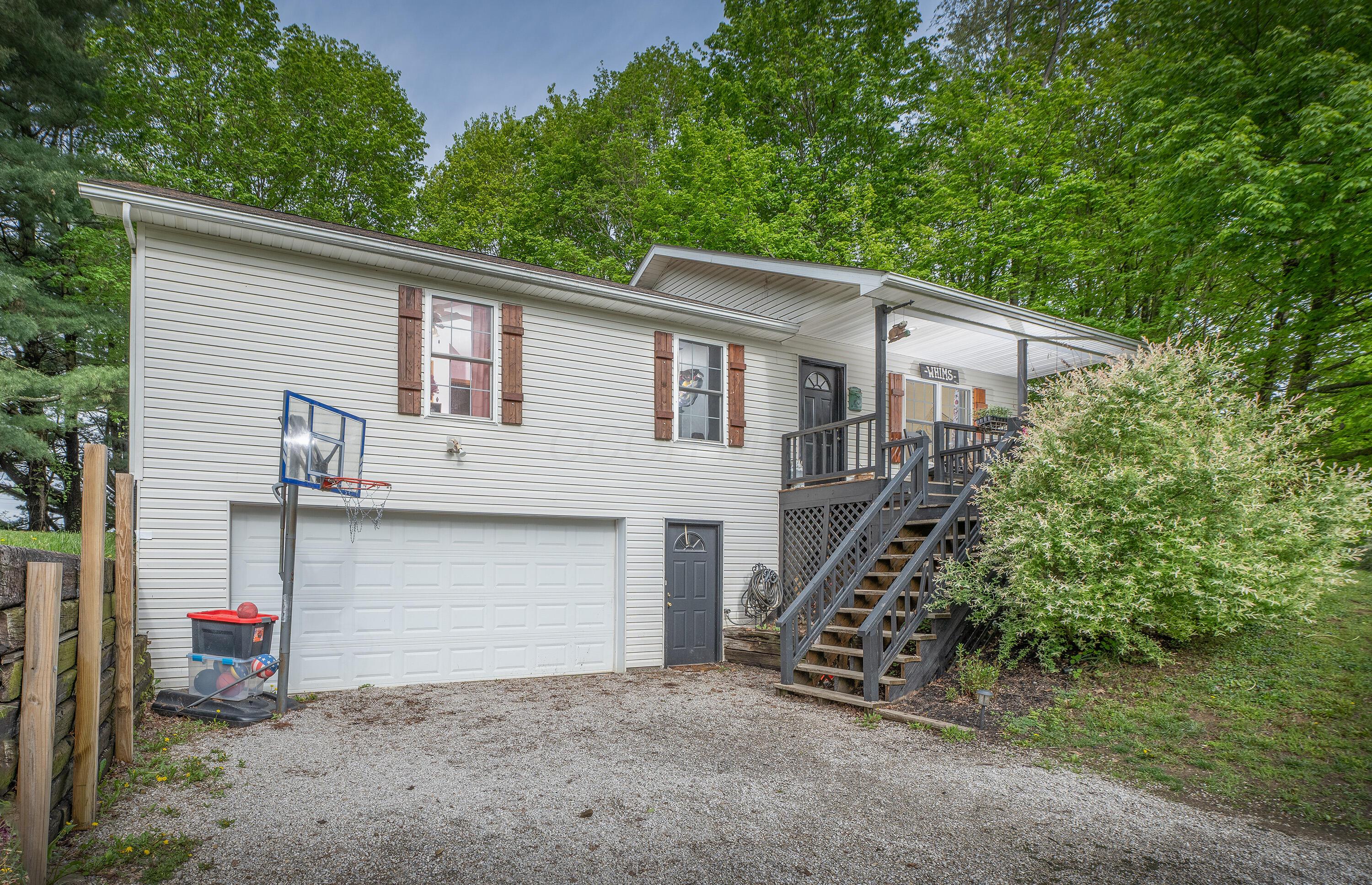 1601 Apple Valley Drive, Howard, Ohio image 3