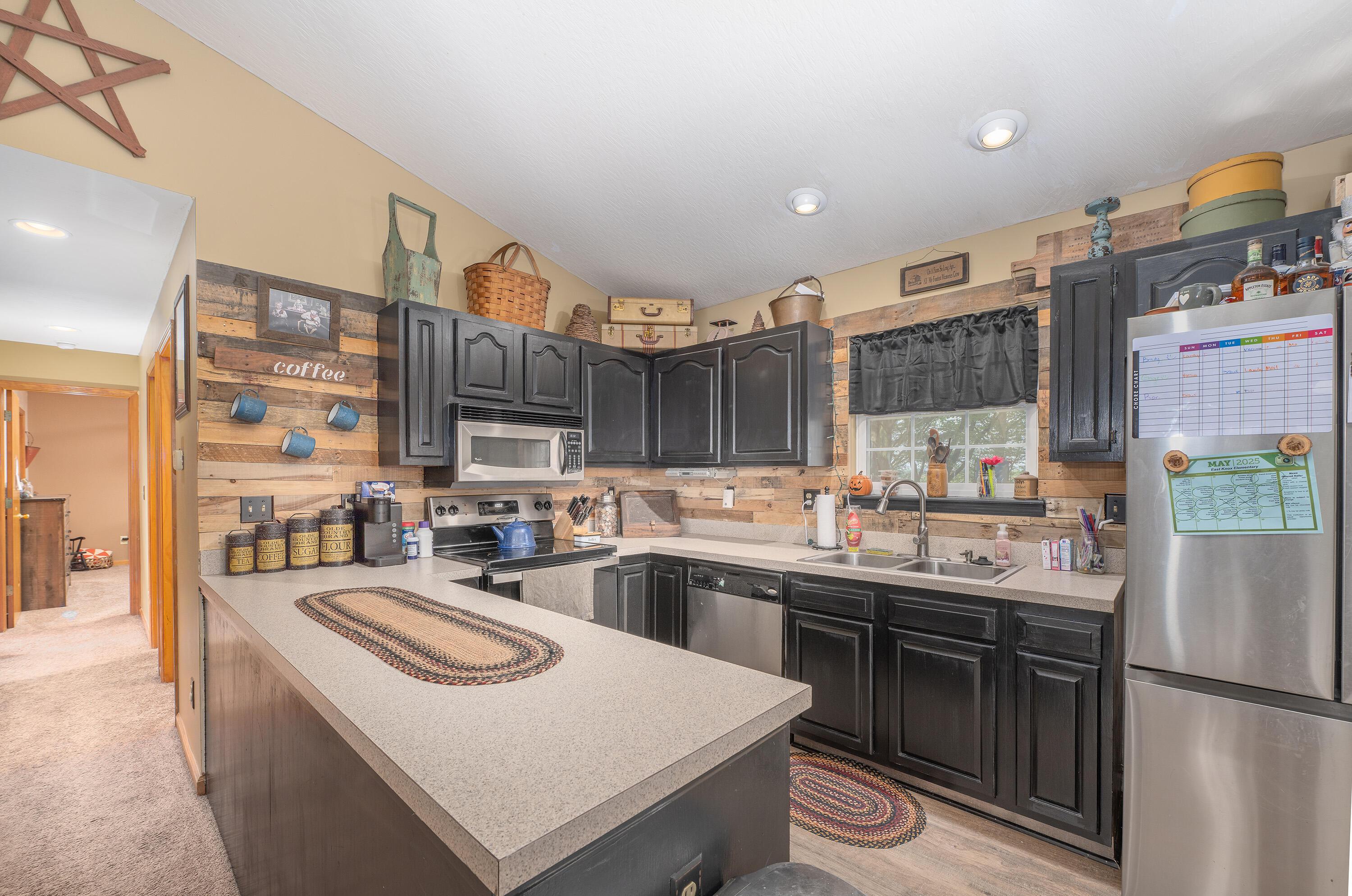 1601 Apple Valley Drive, Howard, Ohio image 10