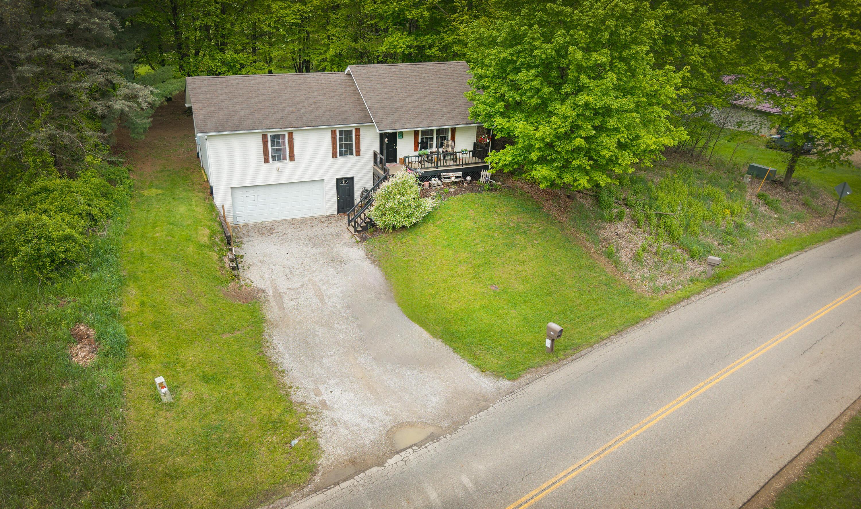 1601 Apple Valley Drive, Howard, Ohio image 7