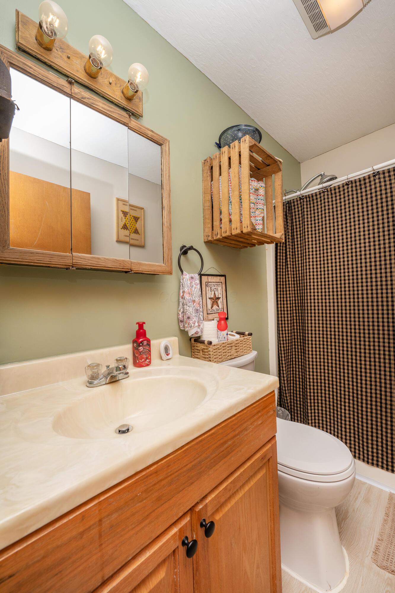1601 Apple Valley Drive, Howard, Ohio image 18