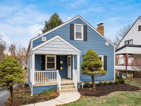 Photo of 41 Elmwood Drive, Delaware, OH 43015 (MLS # 226000110)