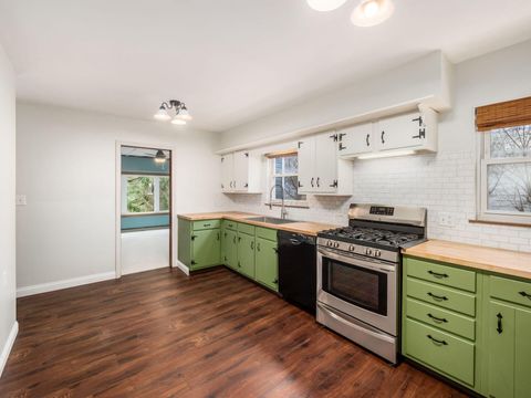 Tiny photo for 41 Elmwood Drive, Delaware, OH 43015 (MLS # 226000110)