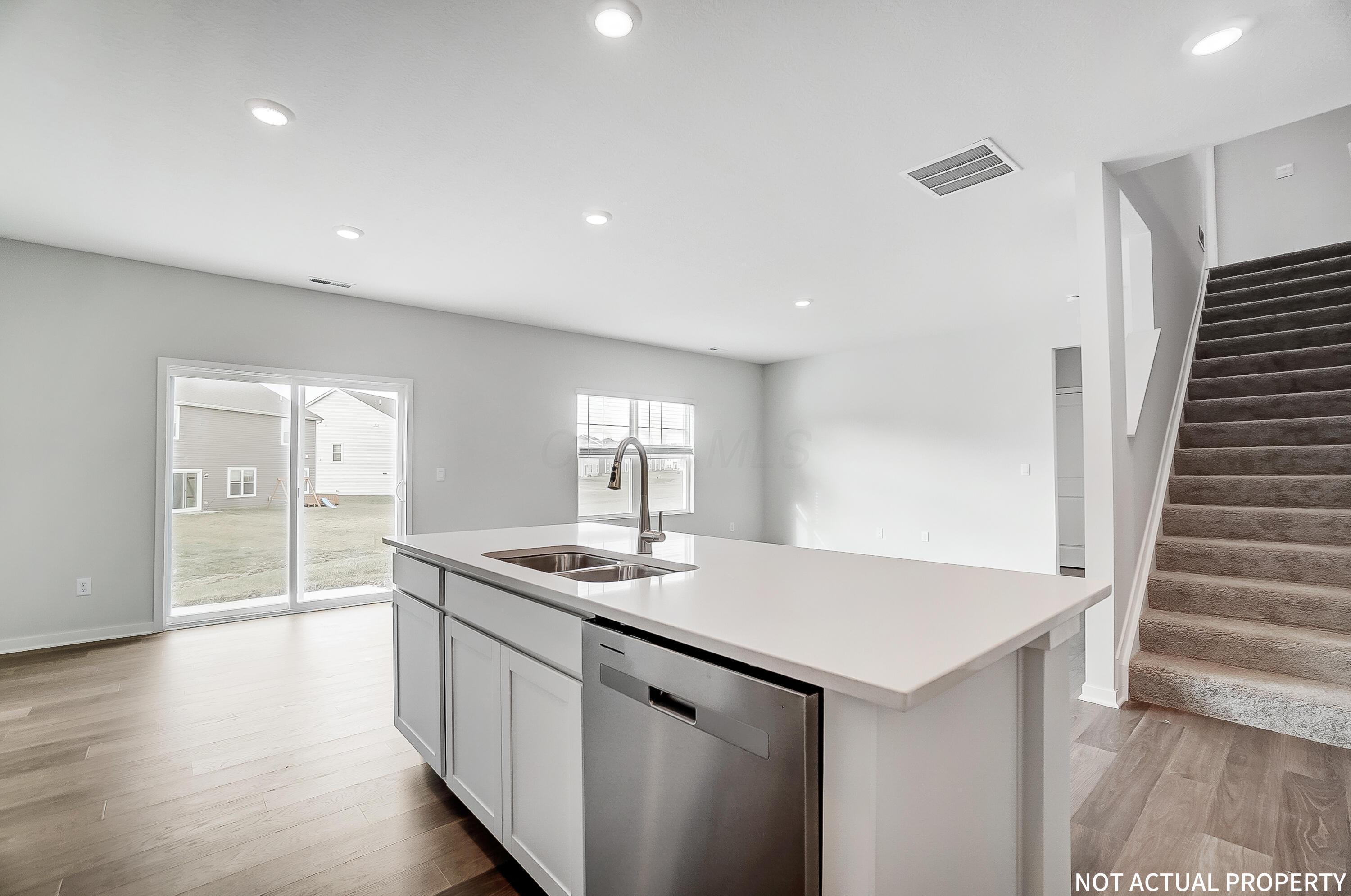 442 Jaret Way