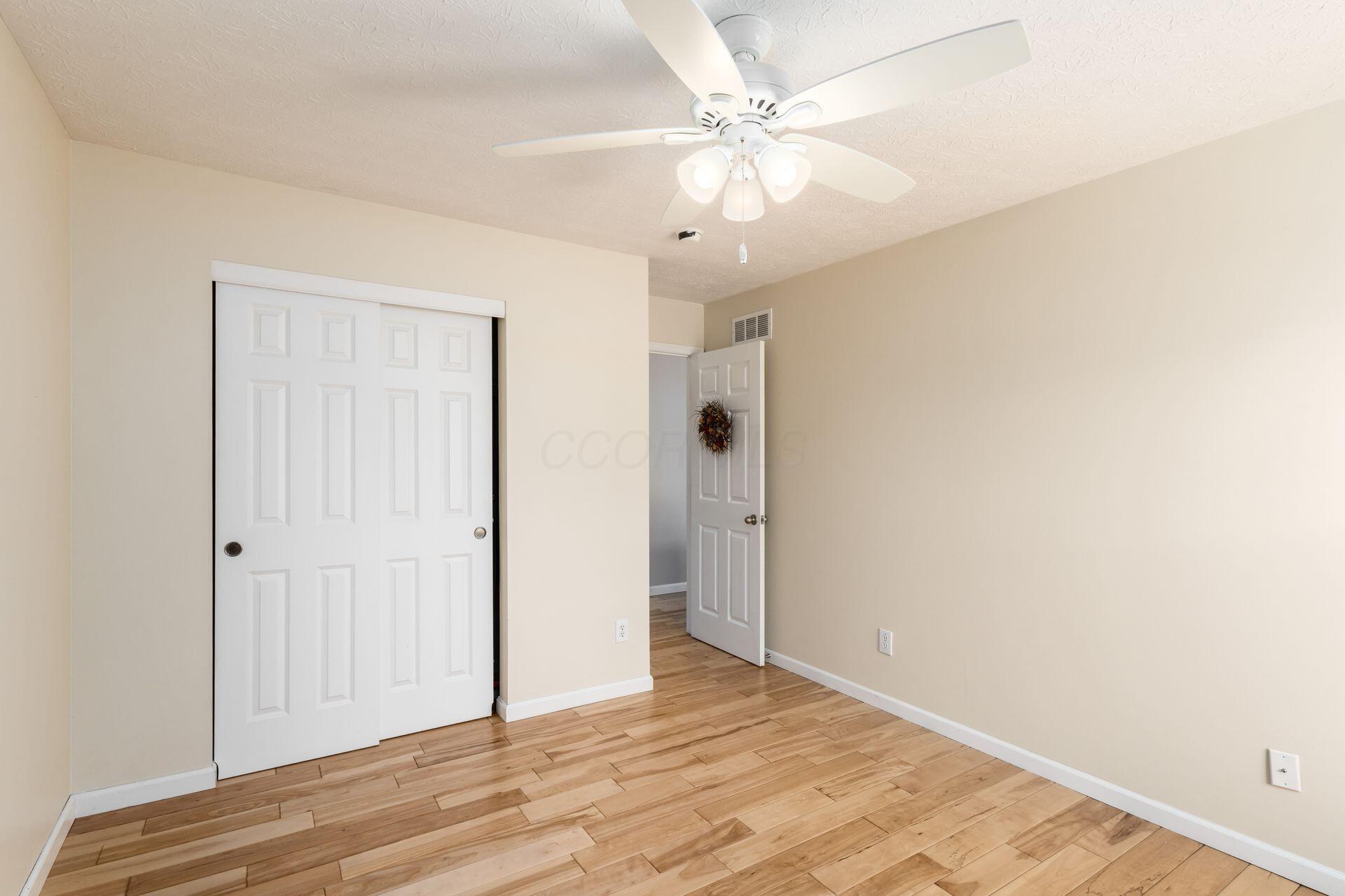 5974 Goldstone Drive, Grove City, Ohio image 20