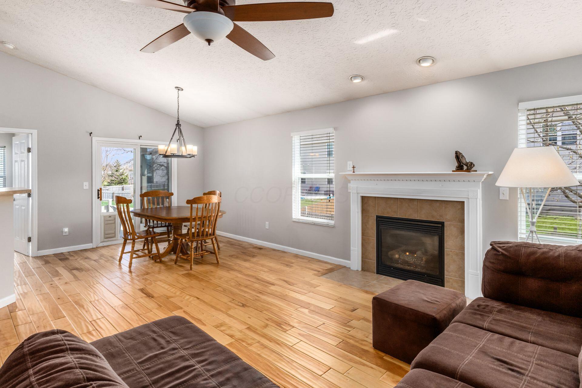 5974 Goldstone Drive, Grove City, Ohio image 12