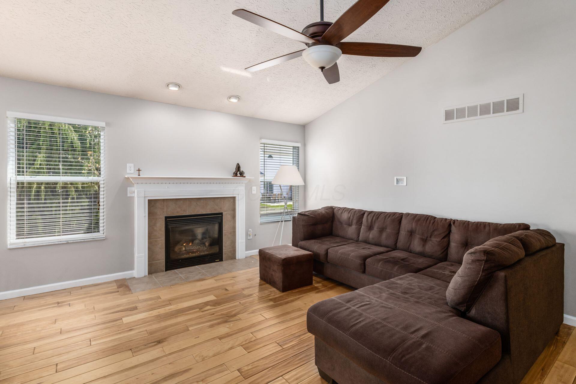 5974 Goldstone Drive, Grove City, Ohio image 15