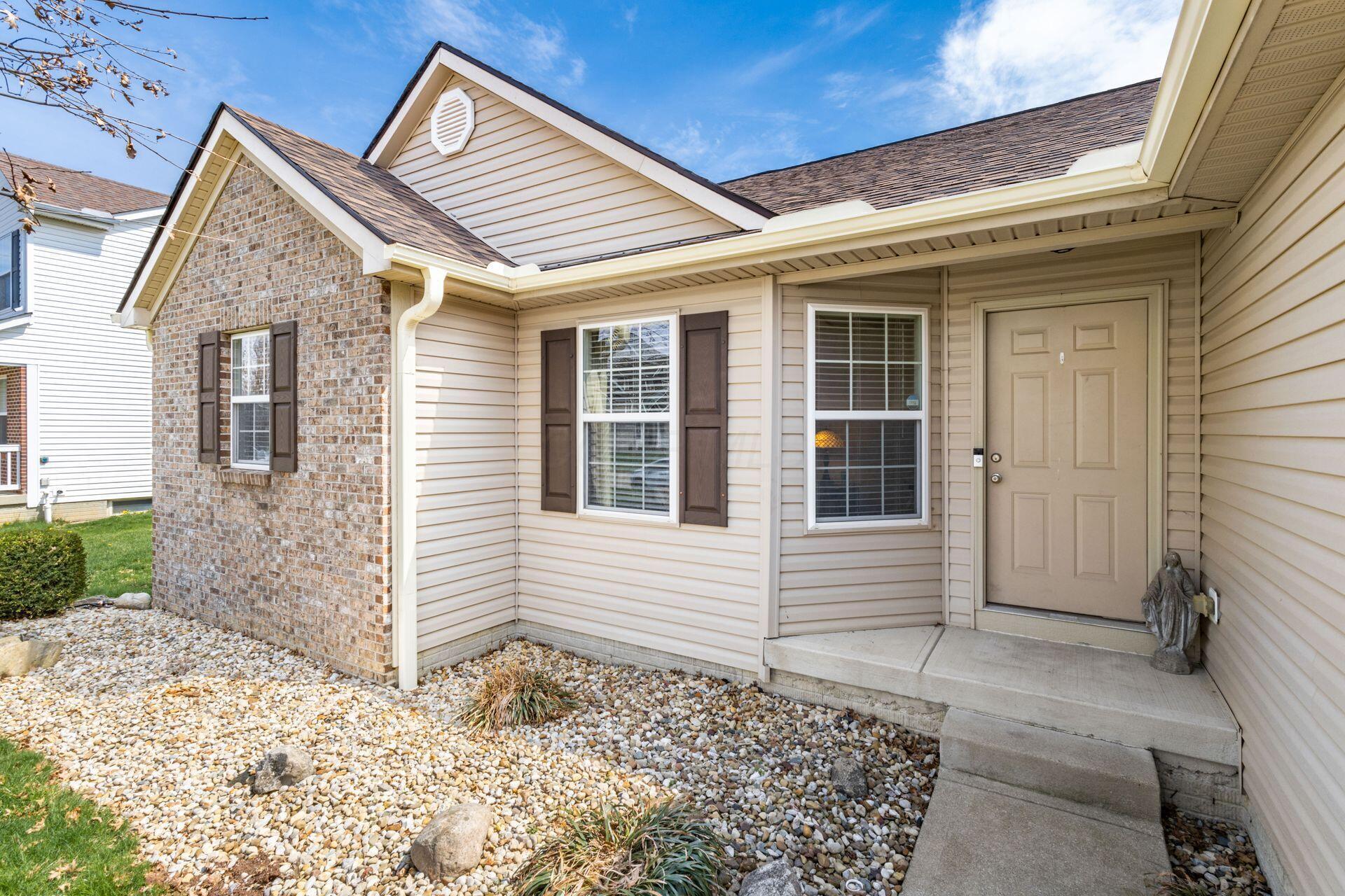 5974 Goldstone Drive, Grove City, Ohio image 3