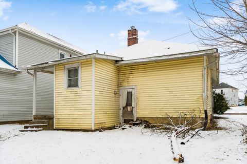 Tiny photo for 461 Stewart Street, Zanesville, OH 43701 (MLS # 226002337)