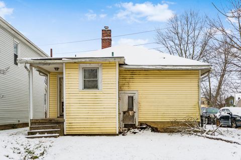Tiny photo for 461 Stewart Street, Zanesville, OH 43701 (MLS # 226002337)