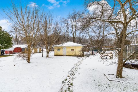 Tiny photo for 461 Stewart Street, Zanesville, OH 43701 (MLS # 226002337)