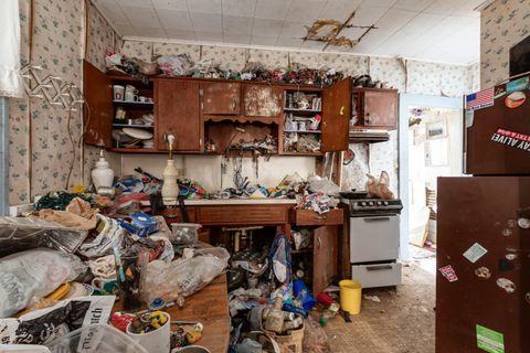 Tiny photo for 461 Stewart Street, Zanesville, OH 43701 (MLS # 226002337)