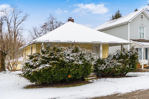 Tiny photo for 461 Stewart Street, Zanesville, OH 43701 (MLS # 226002337)