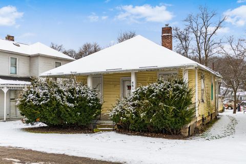 Photo of 461 Stewart Street, Zanesville, OH 43701 (MLS # 226002337)