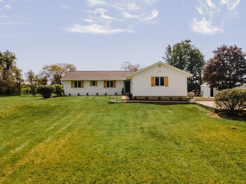 Photo of 13480 Robins Road, Westerville, OH 43082 (MLS # 226033680)