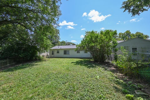 Tiny photo for 1073 Richmond Avenue, Marion, OH 43302 (MLS # 226030007)