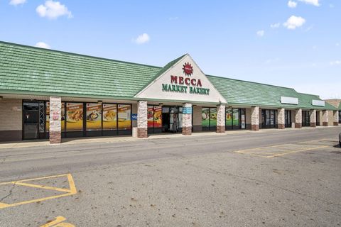 Photo of 5644 Columbus Square, Columbus, OH 43231 (MLS # 226014233)