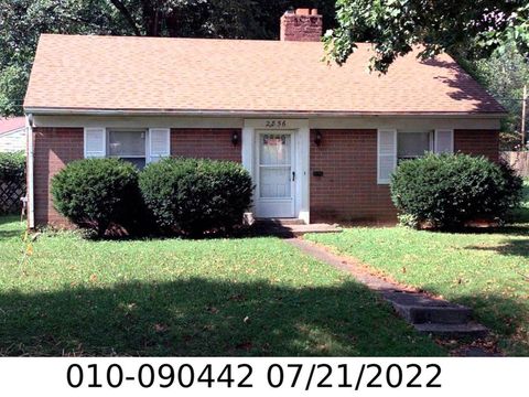 Photo of 2856 Eastminster Road, Columbus, OH 43209 (MLS # 225039260)