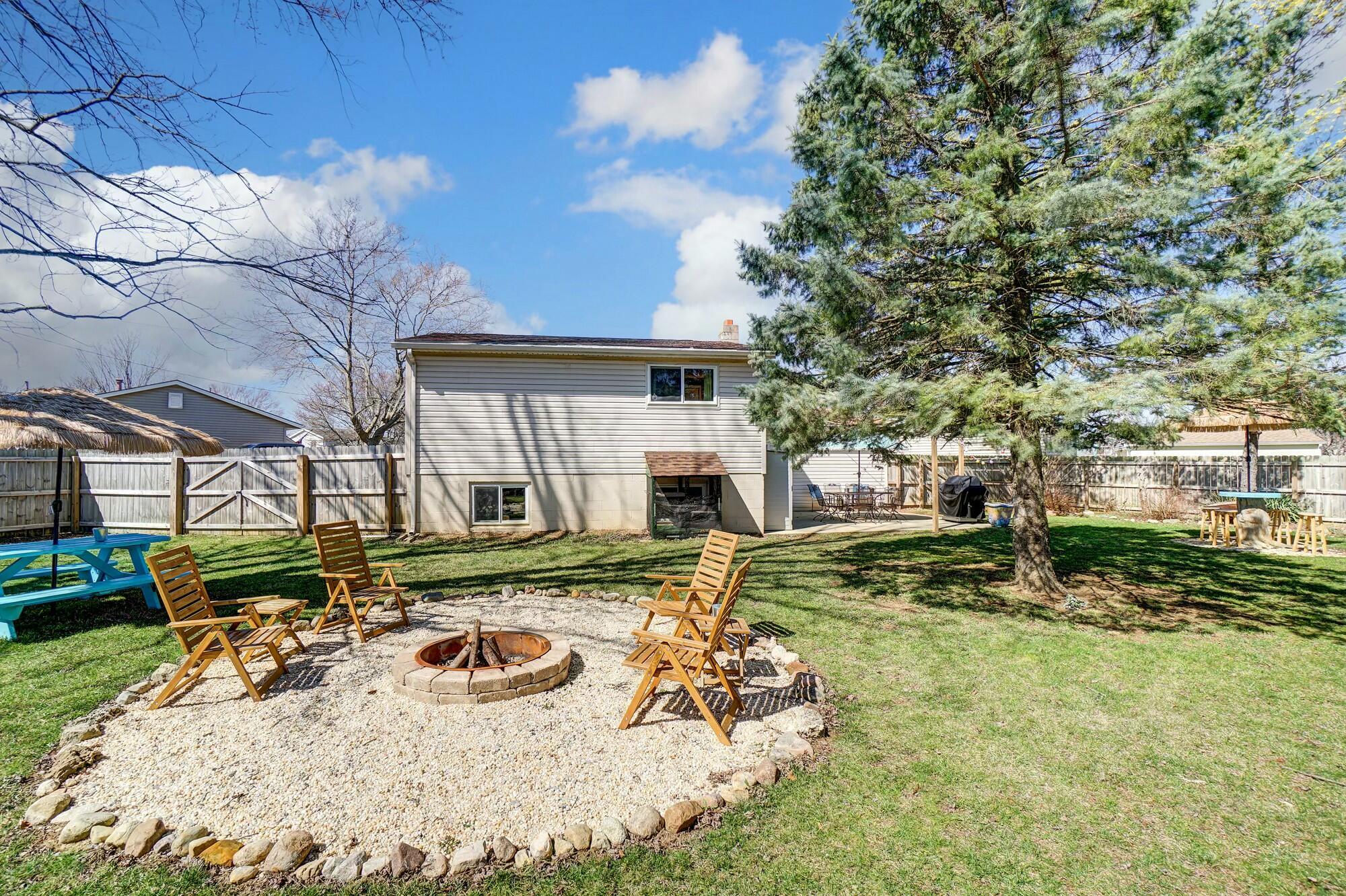 258 Ferndale Court, West Jefferson, Ohio image 2