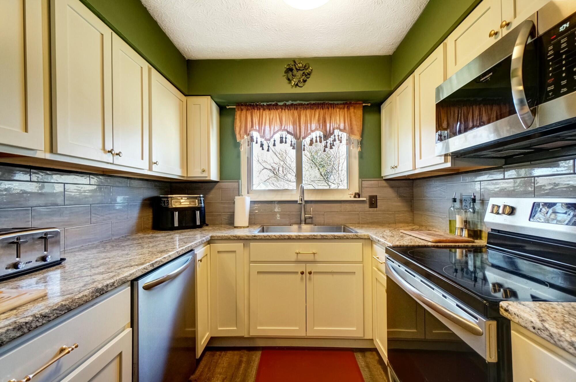 258 Ferndale Court, West Jefferson, Ohio image 13