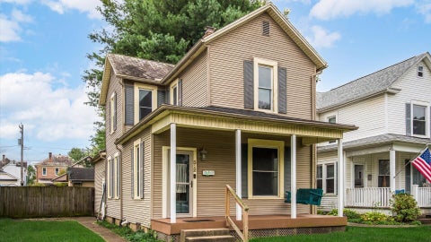 Photo of 312 E 6th Avenue, Lancaster, OH 43130 (MLS # 226036480)
