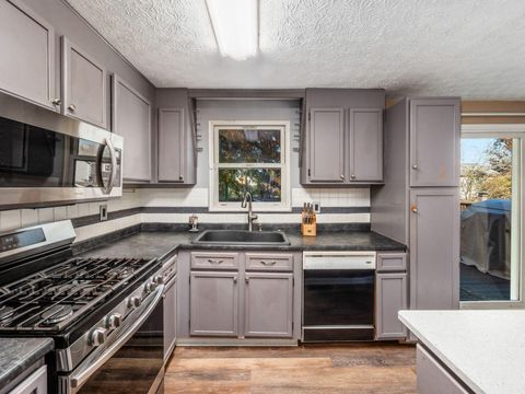 Tiny photo for 5376 Davidson Road, Hilliard, OH 43026 (MLS # 225041005)