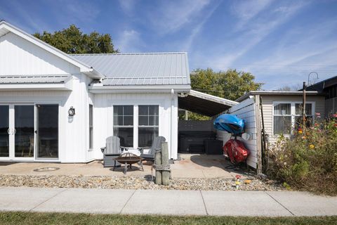 Tiny photo for 3371 Shepard Avenue NE, Millersport, OH 43046 (MLS # 225043293)