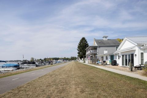 Tiny photo for 3371 Shepard Avenue NE, Millersport, OH 43046 (MLS # 225043293)