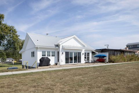 Tiny photo for 3371 Shepard Avenue NE, Millersport, OH 43046 (MLS # 225043293)