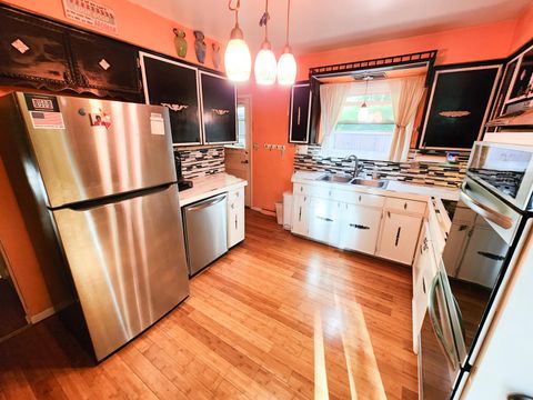 Tiny photo for 1318 Graf Street, Lancaster, OH 43130 (MLS # 225039575)