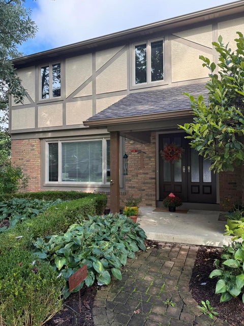 Photo of 1640 Shelley Court, Columbus, OH 43235 (MLS # 226036399)