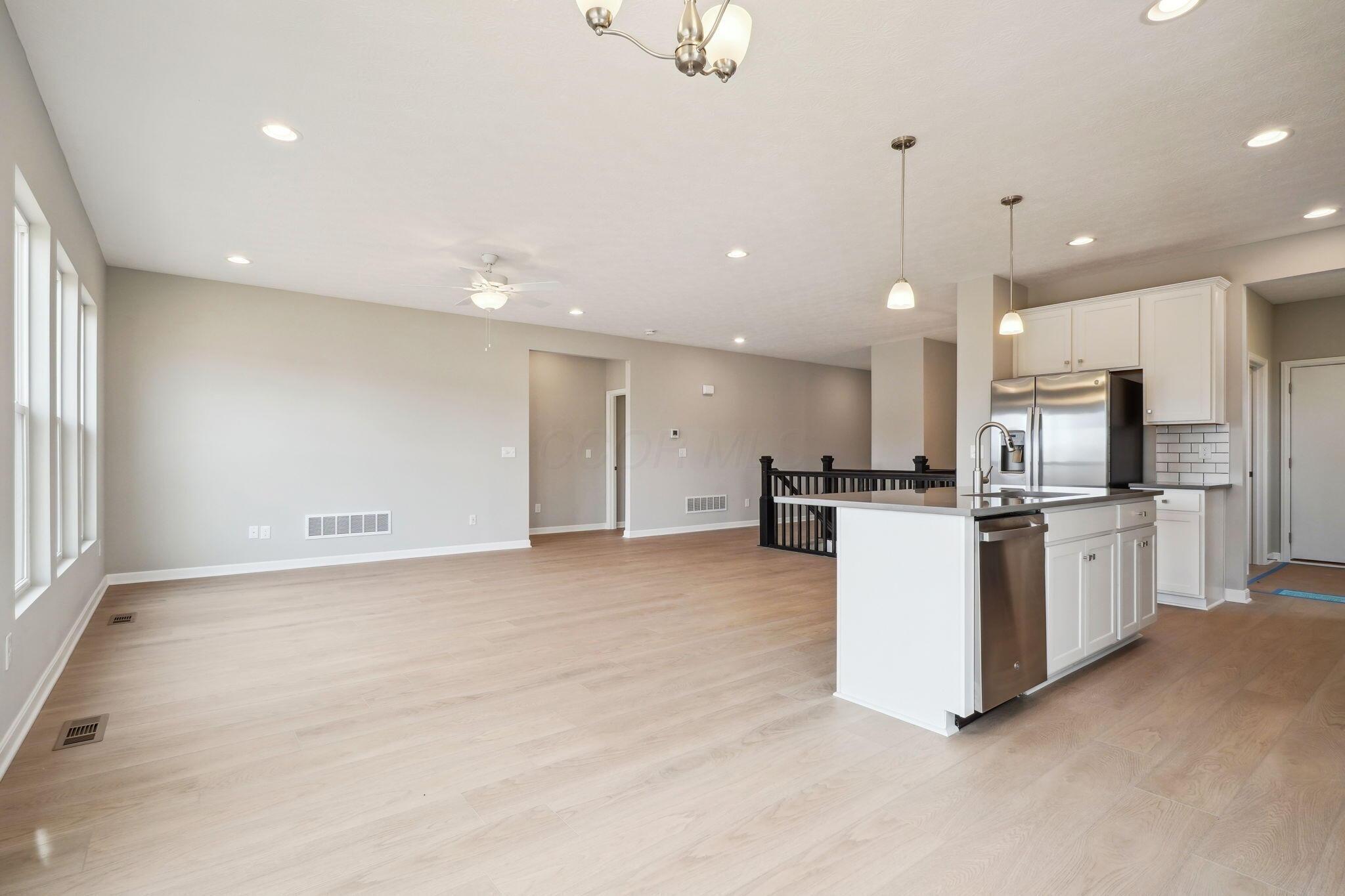 217 Isleta Drive, Pataskala, Ohio image 25