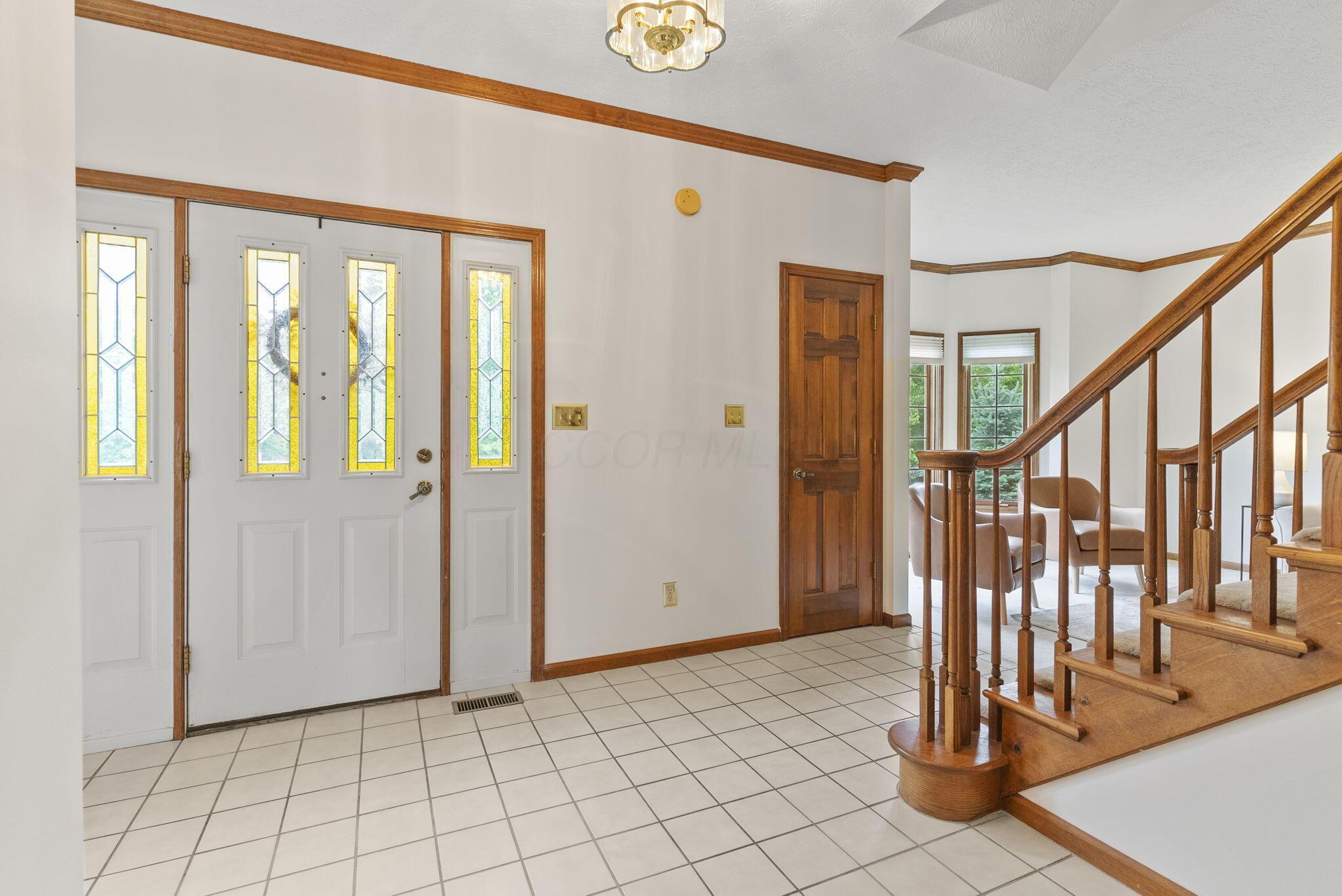 8538 Chateau Drive, Pickerington, Ohio image 2
