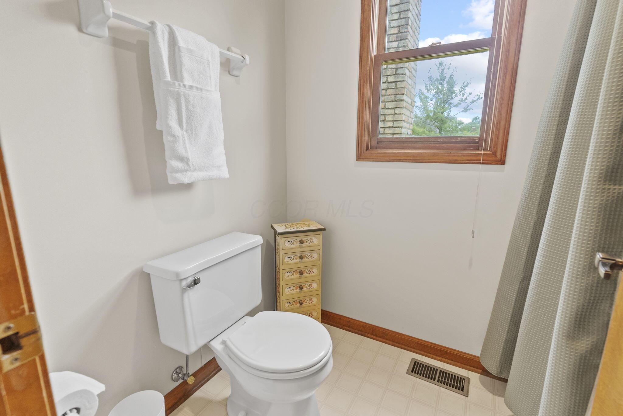 8538 Chateau Drive, Pickerington, Ohio image 49