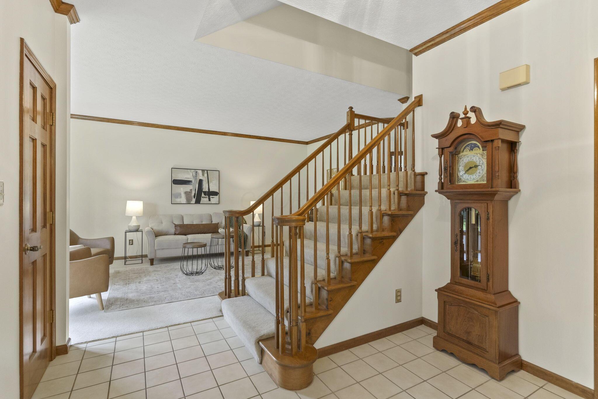 8538 Chateau Drive, Pickerington, Ohio image 4