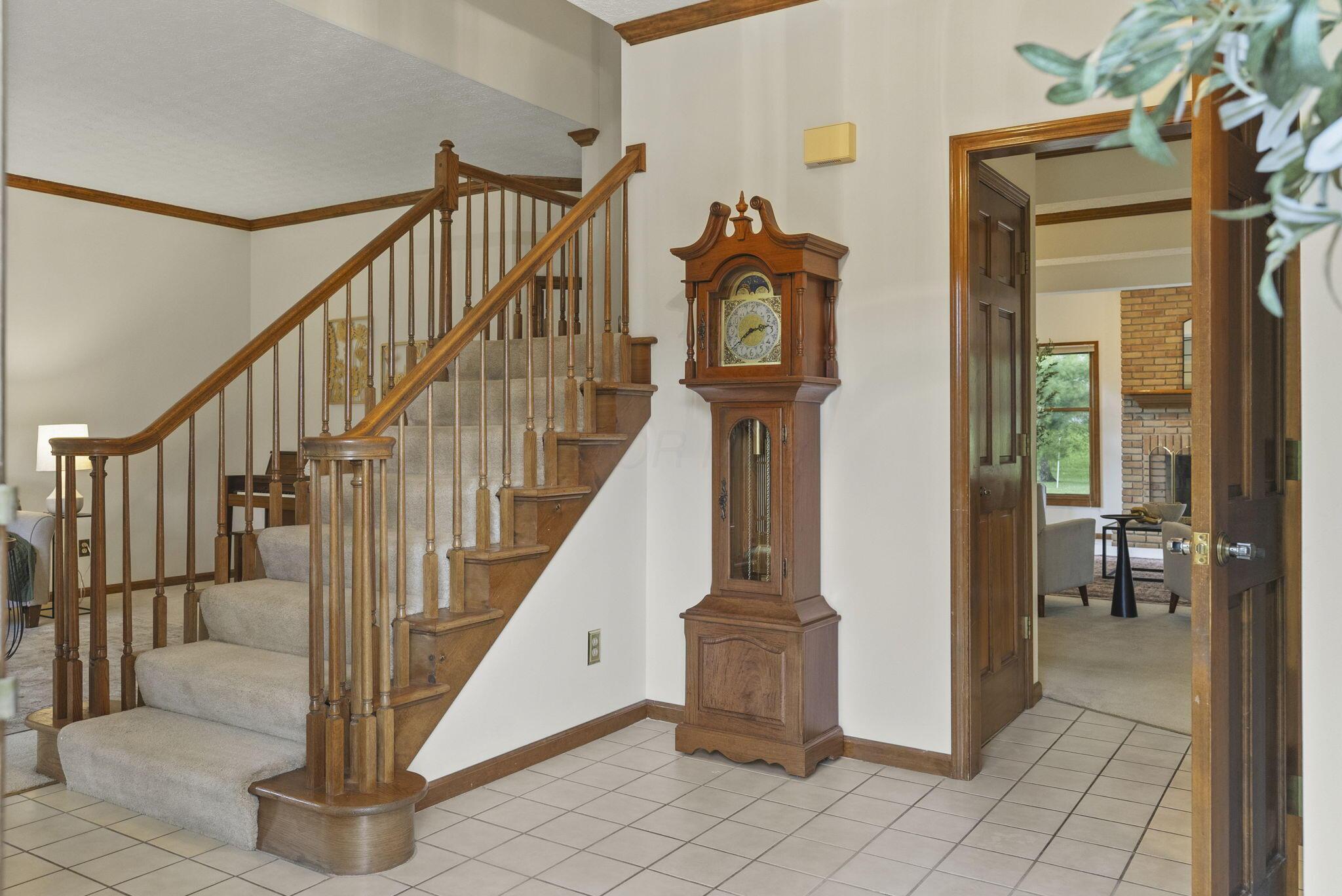 8538 Chateau Drive, Pickerington, Ohio image 3