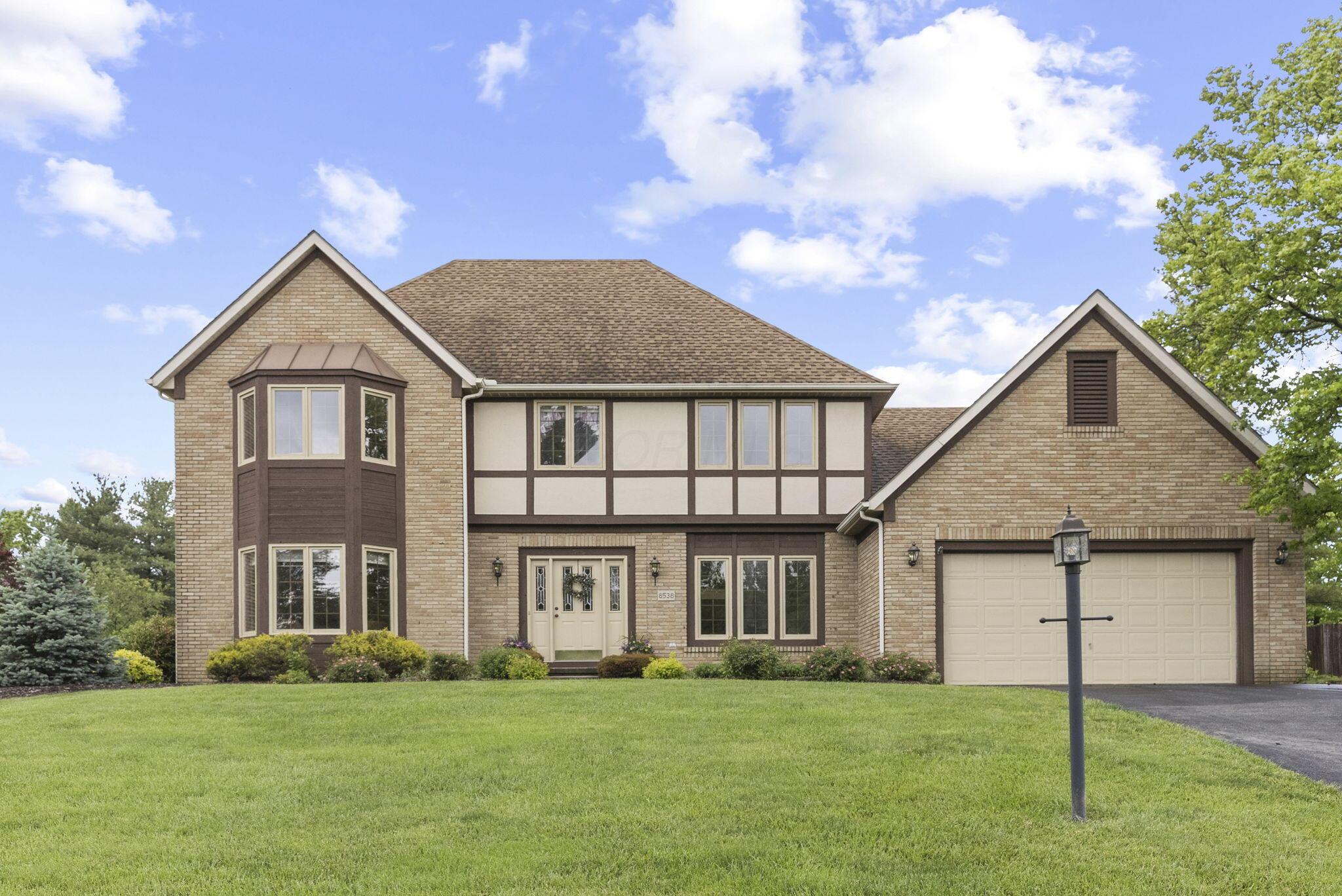 8538 Chateau Drive, Pickerington, Ohio image 1
