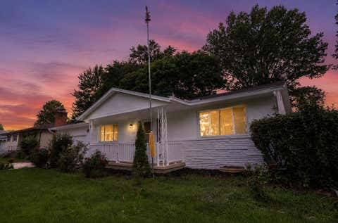 Photo of 5521 Redwood Road, Columbus, OH 43229 (MLS # 226031506)